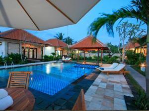 an image of a swimming pool in a villa at Pondok Jenggala in Nusa Lembongan