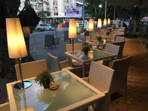 Een restaurant of ander eetgelegenheid bij Villa das Mangas Garden Hotel