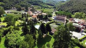 Foto dalla galleria di Albergo Miralaghi a Padergnone