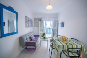 Гостиная зона в Sea View Apartments