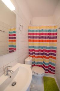 Ванная комната в Sea View Apartments +36 фотографий