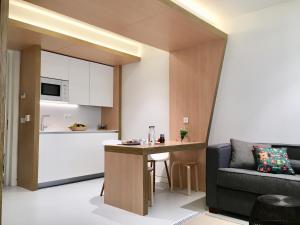 Кухня или мини-кухня в Inside Bilbao Apartments
