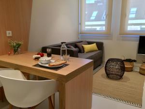 Гостиная зона в Inside Bilbao Apartments