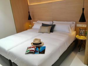 Кровать или кровати в номере Inside Bilbao Apartments