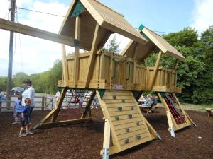 Ο χώρος παιχνιδιού για παιδιά στο Loughcrew Glamping