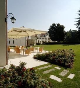 Jardí fora de Villa Toderini