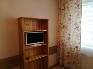 TV a/nebo společenská místnost v ubytování Mahtra Hostel