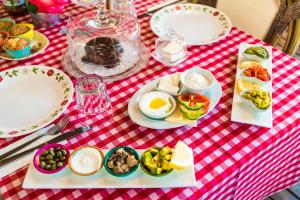 Налични за гости опции за закуска в Betzel Ha'Ella