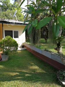 Zahrada ubytování Holiday Home + 6 fotografií
