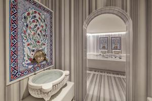 A bathroom at Richmond Nua Wellness Spa - Adult Only