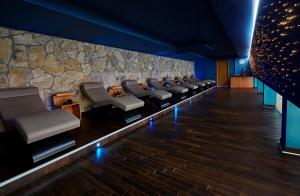 A seating area at Richmond Nua Wellness Spa - Adult Only