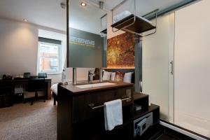 Kuchyň nebo kuchyňský kout v ubytování Heeton Concept Hotel – Luma Hammersmith