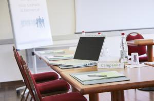 The business area and/or conference room at Campanile Cergy Saint-Christophe