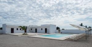 The swimming pool at or close to Villa Lupia