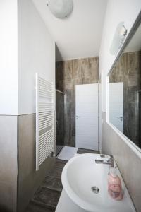 Een badkamer bij Villa Lupia