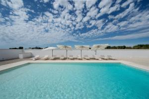 The swimming pool at or close to Villa Lupia