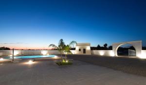 The swimming pool at or close to Villa Lupia