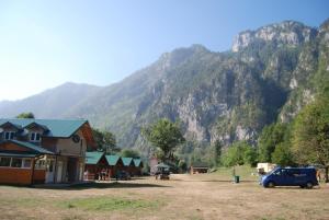 Φωτογραφία από το άλμπουμ του Eko Oaza-Tear of Europe σε Dobrilovina