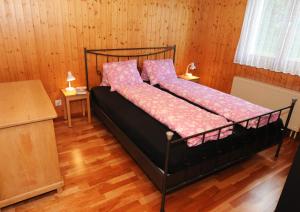 Chalet Barbara房間的床
