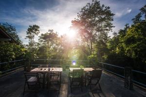 Balkoni atau teres di Rest Pause Rainforest Retreat