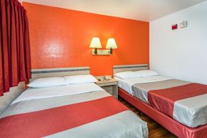 Katil atau katil-katil dalam bilik di Motel 6-Vacaville, CA +53 gambar