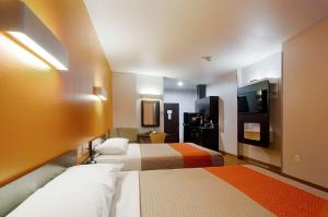 Postel nebo postele na pokoji v ubytování Motel 6-Midland, TX