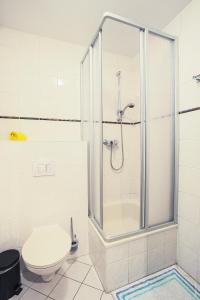 Ένα μπάνιο στο Apartments Leipzig Zentrum Süd Emilienstraße +12 φωτογραφίες