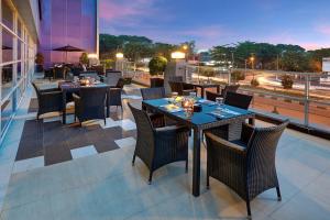 Restaurace v ubytování Hotel Neo Palma Palangkaraya by ASTON