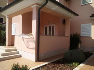 Budynek, w którym mieści się apartament