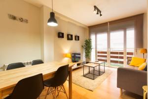 A seating area at Granada Home Centro