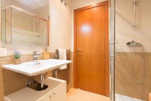 A bathroom at Granada Home Centro