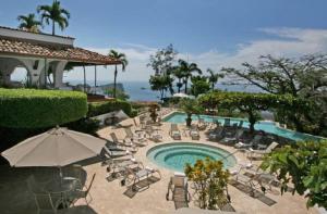 Kolam renang di atau dekat dengan La Mariposa Apartments