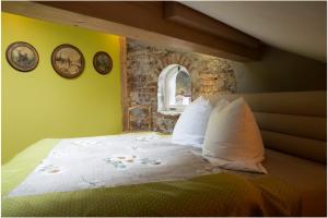 Кровать или кровати в номере Altstadt-Loft Füssen