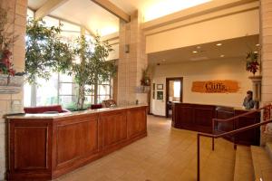 a lobby of a clinic with a counter in a building at The Cliffs at Peace Canyon in Las Vegas