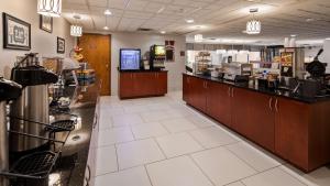 A kitchen or kitchenette at The Hotel at Dayton South