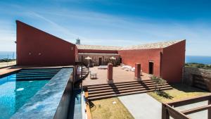 The swimming pool at or close to Faro Capo Spartivento