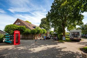 エアルネワルトにあるSimmerwille B&B- Camping- Bootverhuurのギャラリーの写真 +95枚の写真