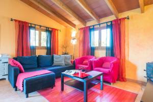 Ein Sitzbereich in der Unterkunft 113 Finca Can Roig ETV955 by Mallorca Charme