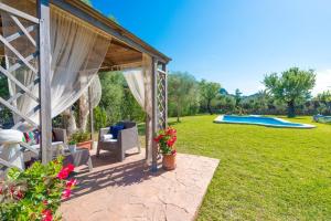 Der Swimmingpool an oder in der Nähe von 113 Finca Can Roig ETV955 by Mallorca Charme