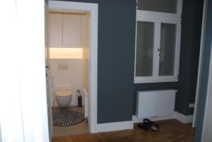 Ein Badezimmer in der Unterkunft My Home in Vienna - Smart Apartments - Margareten