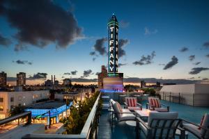 Bazén v ubytování The Tony Hotel South Beach nebo v jeho okolí