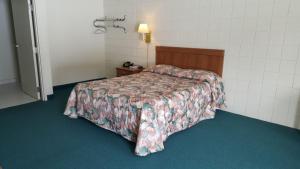 Katil atau katil-katil dalam bilik di Oakridge Motel +4 gambar