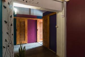 Fotografie z fotogalerie ubytování Pomme Hostel Restaurant & Bar - Private Sleeping Cabins v destinaci Battambang