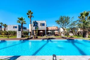 Bazén v ubytování Arts Spa&Poolvilla nebo v jeho okolí
