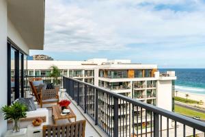 einen Balkon mit Meerblick in der Unterkunft Grand Hyatt Rio de Janeiro in Rio de Janeiro