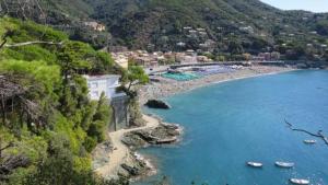 Foto dalla galleria di Cinqueterre National Park with Super Sea View a Framura