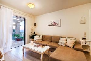 Posezení v ubytování Villas Muscalas by Konnect, 200m from the Beach