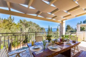 Balkón nebo terasa v ubytování Villas Muscalas by Konnect, 200m from the Beach
