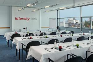 Der Geschäftsbereich oder Konferenzraum in der Unterkunft IntercityHotel Kiel