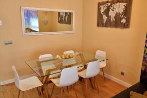 Posedenie v ubytovaní WonderStays Apartamento Boqueron + 15 fotografií